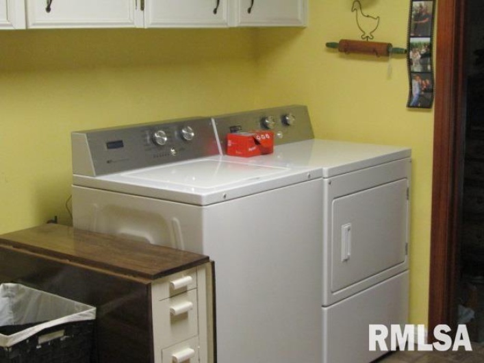 195 MARKET Street, Elizabethtown, Illinois 62931, 3 Bedrooms Bedrooms, 0 ,2 BathroomsBathrooms,Residential,For Sale,MARKET,0,RMAEB455731