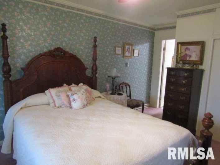 195 MARKET Street, Elizabethtown, Illinois 62931, 3 Bedrooms Bedrooms, 0 ,2 BathroomsBathrooms,Residential,For Sale,MARKET,0,RMAEB455731