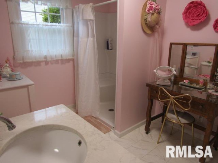 195 MARKET Street, Elizabethtown, Illinois 62931, 3 Bedrooms Bedrooms, 0 ,2 BathroomsBathrooms,Residential,For Sale,MARKET,0,RMAEB455731