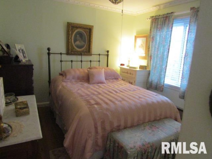 195 MARKET Street, Elizabethtown, Illinois 62931, 3 Bedrooms Bedrooms, 0 ,2 BathroomsBathrooms,Residential,For Sale,MARKET,0,RMAEB455731