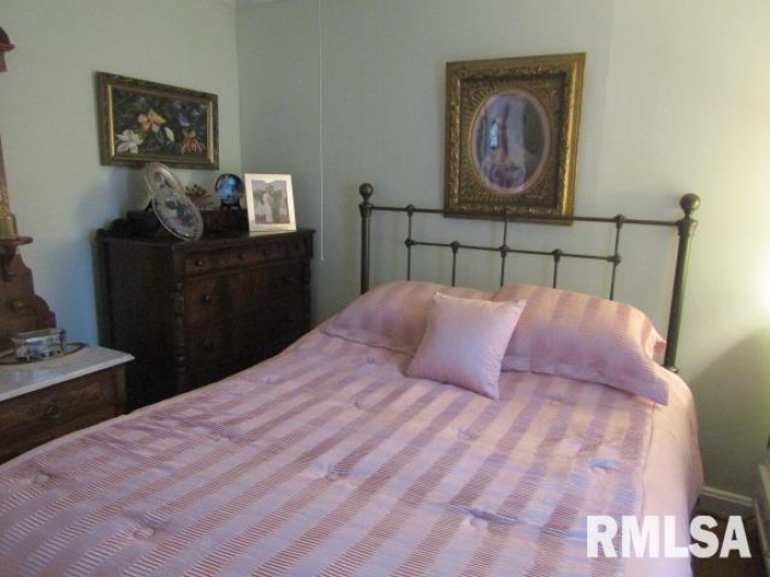 195 MARKET Street, Elizabethtown, Illinois 62931, 3 Bedrooms Bedrooms, 0 ,2 BathroomsBathrooms,Residential,For Sale,MARKET,0,RMAEB455731