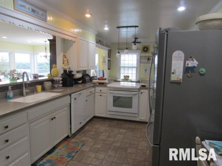 195 MARKET Street, Elizabethtown, Illinois 62931, 3 Bedrooms Bedrooms, 0 ,2 BathroomsBathrooms,Residential,For Sale,MARKET,0,RMAEB455731