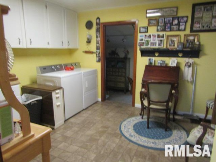 195 MARKET Street, Elizabethtown, Illinois 62931, 3 Bedrooms Bedrooms, 0 ,2 BathroomsBathrooms,Residential,For Sale,MARKET,0,RMAEB455731
