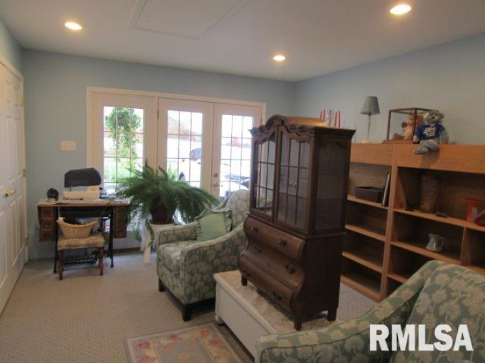 195 MARKET Street, Elizabethtown, Illinois 62931, 3 Bedrooms Bedrooms, 0 ,2 BathroomsBathrooms,Residential,For Sale,MARKET,0,RMAEB455731