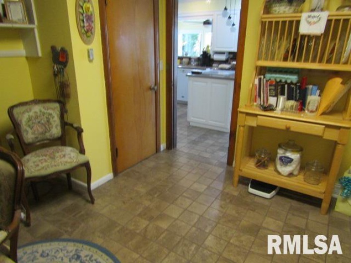 195 MARKET Street, Elizabethtown, Illinois 62931, 3 Bedrooms Bedrooms, 0 ,2 BathroomsBathrooms,Residential,For Sale,MARKET,0,RMAEB455731