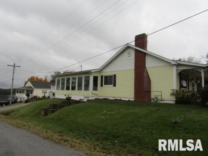 195 MARKET Street, Elizabethtown, Illinois 62931, 3 Bedrooms Bedrooms, 0 ,2 BathroomsBathrooms,Residential,For Sale,MARKET,0,RMAEB455731