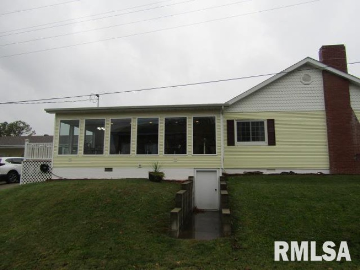 195 MARKET Street, Elizabethtown, Illinois 62931, 3 Bedrooms Bedrooms, 0 ,2 BathroomsBathrooms,Residential,For Sale,MARKET,0,RMAEB455731
