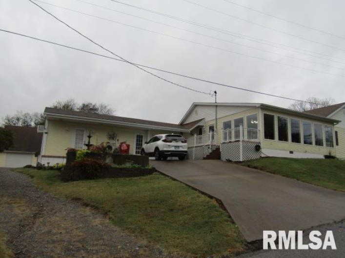 195 MARKET Street, Elizabethtown, Illinois 62931, 3 Bedrooms Bedrooms, 0 ,2 BathroomsBathrooms,Residential,For Sale,MARKET,0,RMAEB455731