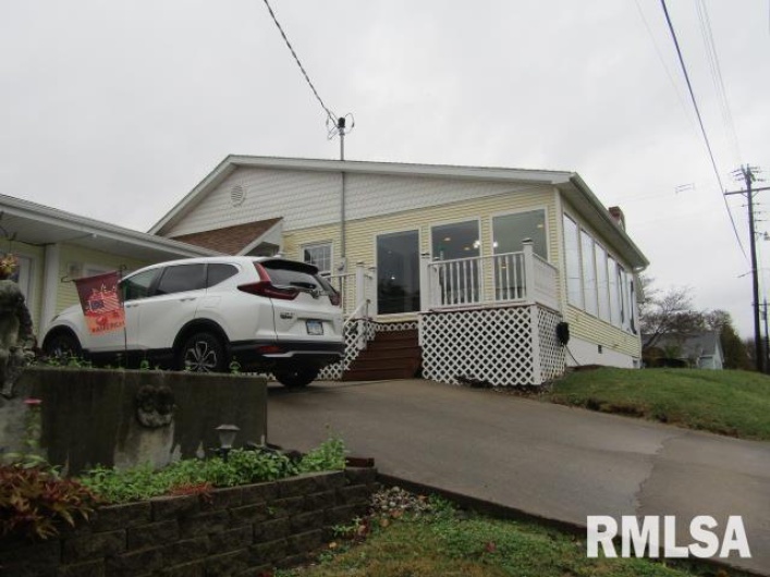 195 MARKET Street, Elizabethtown, Illinois 62931, 3 Bedrooms Bedrooms, 0 ,2 BathroomsBathrooms,Residential,For Sale,MARKET,0,RMAEB455731
