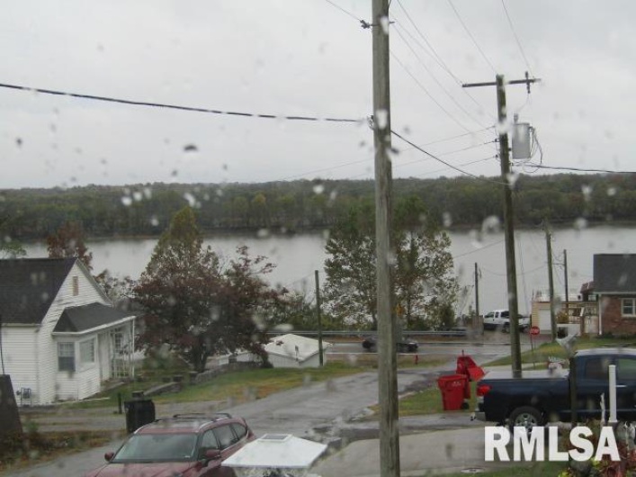 195 MARKET Street, Elizabethtown, Illinois 62931, 3 Bedrooms Bedrooms, 0 ,2 BathroomsBathrooms,Residential,For Sale,MARKET,0,RMAEB455731