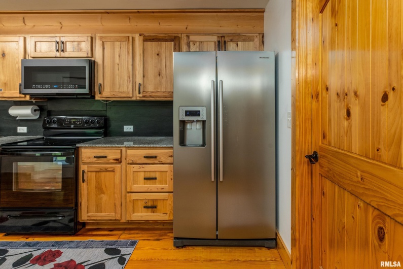 180 PINEHILL Lane, Harrisburg, Illinois 62946, 3 Bedrooms Bedrooms, 0 ,2 BathroomsBathrooms,Residential,For Sale,PINEHILL,0,RMAQC4263807
