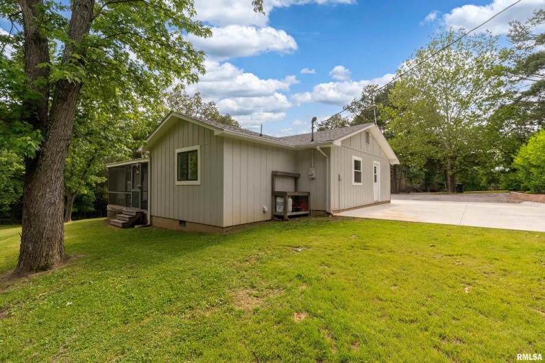 180 PINEHILL Lane, Harrisburg, Illinois 62946, 3 Bedrooms Bedrooms, 0 ,2 BathroomsBathrooms,Residential,For Sale,PINEHILL,0,RMAQC4263807