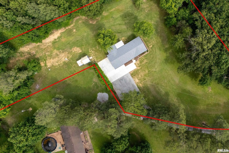 180 PINEHILL Lane, Harrisburg, Illinois 62946, 3 Bedrooms Bedrooms, 0 ,2 BathroomsBathrooms,Residential,For Sale,PINEHILL,0,RMAQC4263807