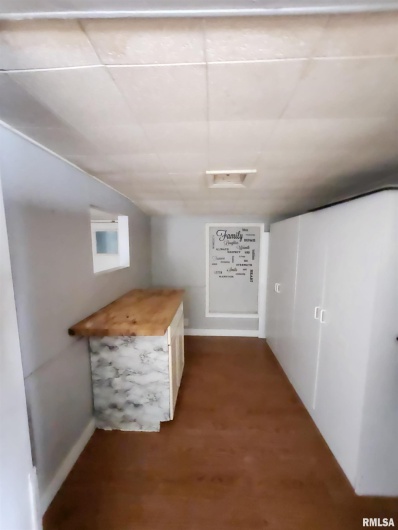 528 15TH Street, Murphysboro, Illinois 62966, 3 Bedrooms Bedrooms, 0 ,1 BathroomBathrooms,Residential,For Sale,15TH,0,RMAEB458192