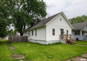 301 11TH Street, Herrin, Illinois 62948, 3 Bedrooms Bedrooms, 0 ,2 BathroomsBathrooms,Residential,For Sale,11TH,0,RMAQC4262970