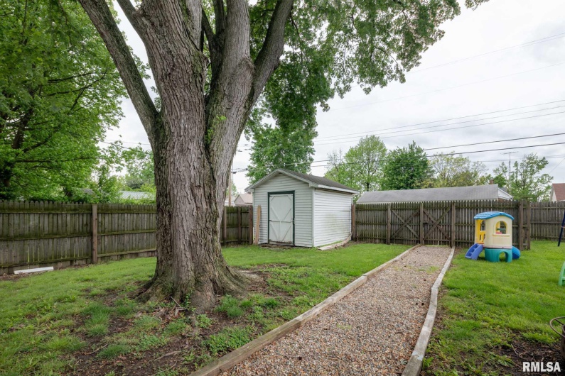 301 11TH Street, Herrin, Illinois 62948, 3 Bedrooms Bedrooms, 0 ,2 BathroomsBathrooms,Residential,For Sale,11TH,0,RMAQC4262970