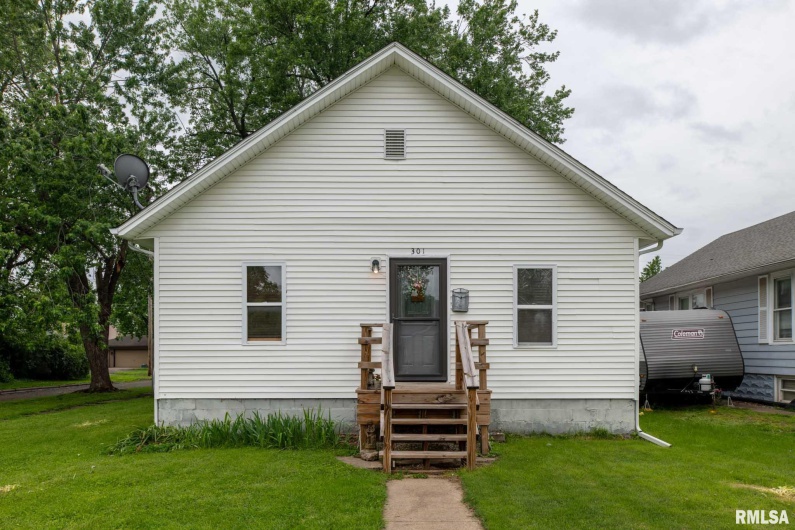 301 11TH Street, Herrin, Illinois 62948, 3 Bedrooms Bedrooms, 0 ,2 BathroomsBathrooms,Residential,For Sale,11TH,0,RMAQC4262970