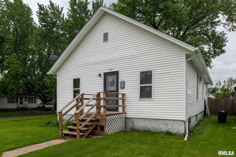 301 11TH Street, Herrin, Illinois 62948, 3 Bedrooms Bedrooms, 0 ,2 BathroomsBathrooms,Residential,For Sale,11TH,0,RMAQC4262970