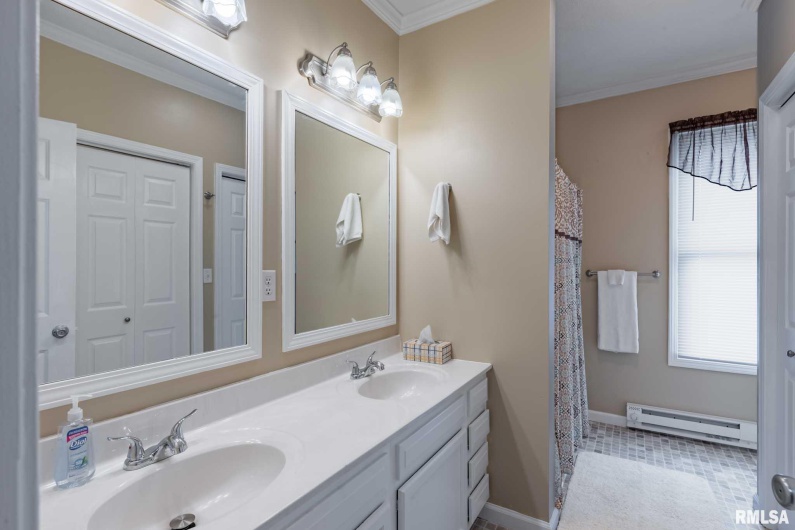 301 11TH Street, Herrin, Illinois 62948, 3 Bedrooms Bedrooms, 0 ,2 BathroomsBathrooms,Residential,For Sale,11TH,0,RMAQC4262970