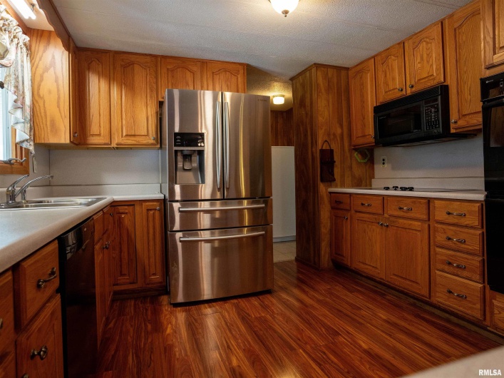 1 WILLOW Lane, DeSoto, Illinois 62924, 3 Bedrooms Bedrooms, 0 ,2 BathroomsBathrooms,Residential,For Sale,WILLOW,0,RMAEB458198