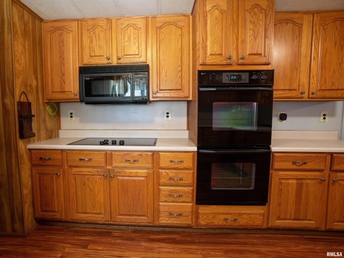 1 WILLOW Lane, DeSoto, Illinois 62924, 3 Bedrooms Bedrooms, 0 ,2 BathroomsBathrooms,Residential,For Sale,WILLOW,0,RMAEB458198