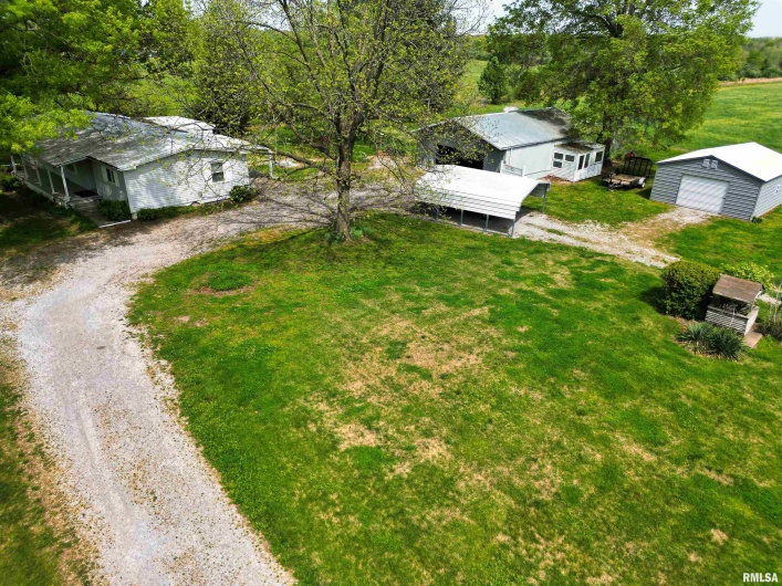 1 WILLOW Lane, DeSoto, Illinois 62924, 3 Bedrooms Bedrooms, 0 ,2 BathroomsBathrooms,Residential,For Sale,WILLOW,0,RMAEB458198