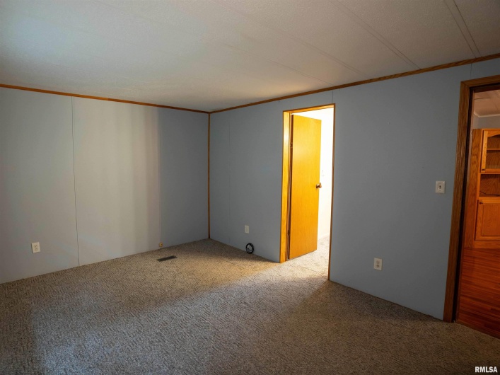 1 WILLOW Lane, DeSoto, Illinois 62924, 3 Bedrooms Bedrooms, 0 ,2 BathroomsBathrooms,Residential,For Sale,WILLOW,0,RMAEB458198