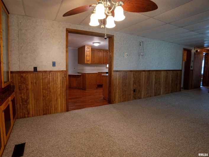 1 WILLOW Lane, DeSoto, Illinois 62924, 3 Bedrooms Bedrooms, 0 ,2 BathroomsBathrooms,Residential,For Sale,WILLOW,0,RMAEB458198