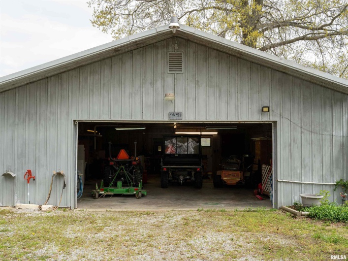 1 WILLOW Lane, DeSoto, Illinois 62924, 3 Bedrooms Bedrooms, 0 ,2 BathroomsBathrooms,Residential,For Sale,WILLOW,0,RMAEB458198