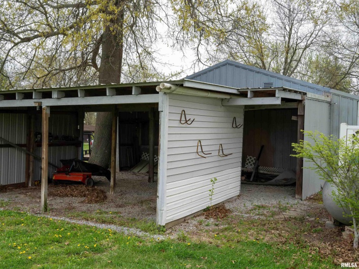 1 WILLOW Lane, DeSoto, Illinois 62924, 3 Bedrooms Bedrooms, 0 ,2 BathroomsBathrooms,Residential,For Sale,WILLOW,0,RMAEB458198