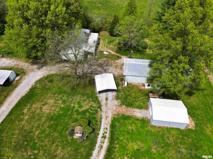 1 WILLOW Lane, DeSoto, Illinois 62924, 3 Bedrooms Bedrooms, 0 ,2 BathroomsBathrooms,Residential,For Sale,WILLOW,0,RMAEB458198