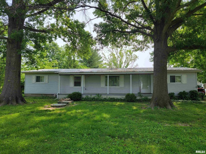 1 WILLOW Lane, DeSoto, Illinois 62924, 3 Bedrooms Bedrooms, 0 ,2 BathroomsBathrooms,Residential,For Sale,WILLOW,0,RMAEB458198