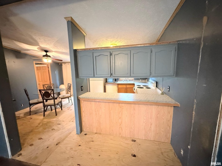 45 White Sands Road, Creal Springs, Illinois 62922, 3 Bedrooms Bedrooms, 0 ,2 BathroomsBathrooms,Residential,For Sale,White Sands,0,RMAEB458201