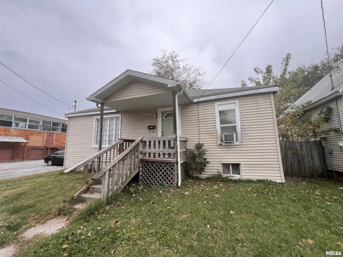 416 WASHINGTON Street, Carbondale, Illinois 62901, 0 , 0 ,0,Residential Income,For Sale,WASHINGTON,0,RMAEB455852