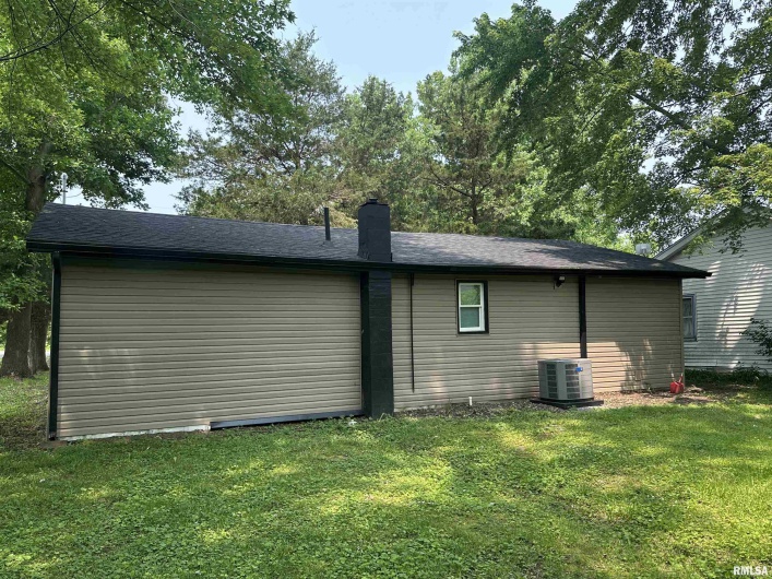 1924 7TH Street, Murphysboro, Illinois 62966, 3 Bedrooms Bedrooms, 0 ,1 BathroomBathrooms,Residential,For Sale,7TH,0,RMAEB458222