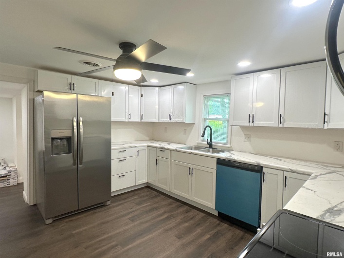 1924 7TH Street, Murphysboro, Illinois 62966, 3 Bedrooms Bedrooms, 0 ,1 BathroomBathrooms,Residential,For Sale,7TH,0,RMAEB458222
