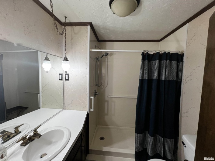 1210 PETERSON Avenue, Johnston City, Illinois 62951, 2 Bedrooms Bedrooms, 0 ,1 BathroomBathrooms,Residential,For Sale,PETERSON,0,RMAQC4263893
