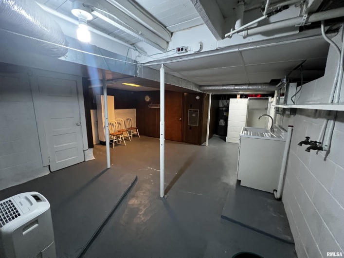 1210 PETERSON Avenue, Johnston City, Illinois 62951, 2 Bedrooms Bedrooms, 0 ,1 BathroomBathrooms,Residential,For Sale,PETERSON,0,RMAQC4263893