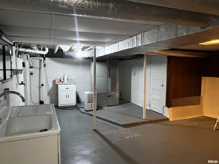 1210 PETERSON Avenue, Johnston City, Illinois 62951, 2 Bedrooms Bedrooms, 0 ,1 BathroomBathrooms,Residential,For Sale,PETERSON,0,RMAQC4263893