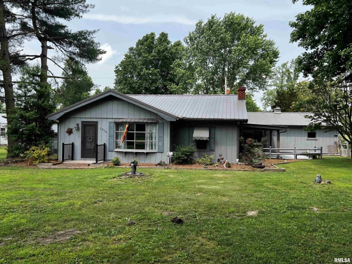 1210 PETERSON Avenue, Johnston City, Illinois 62951, 2 Bedrooms Bedrooms, 0 ,1 BathroomBathrooms,Residential,For Sale,PETERSON,0,RMAQC4263893