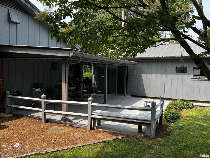 1210 PETERSON Avenue, Johnston City, Illinois 62951, 2 Bedrooms Bedrooms, 0 ,1 BathroomBathrooms,Residential,For Sale,PETERSON,0,RMAQC4263893