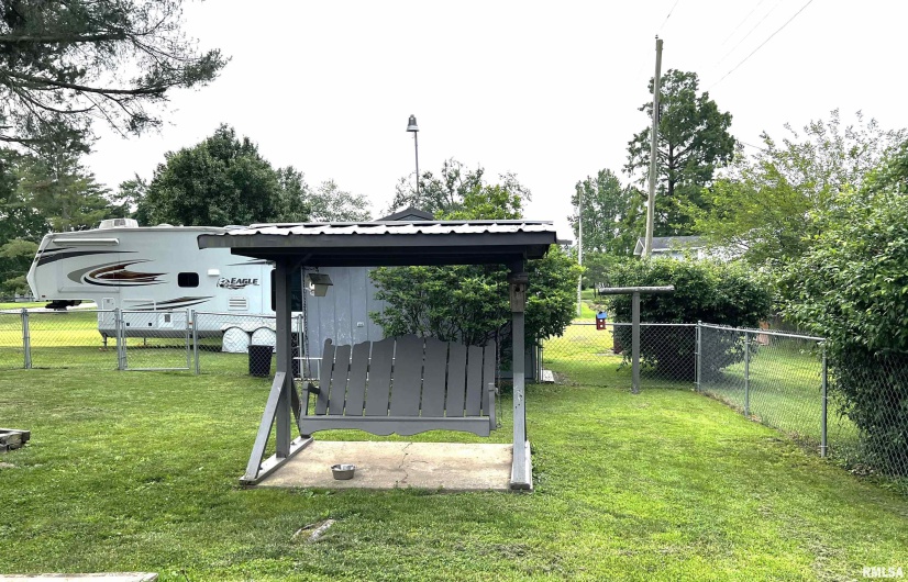 1210 PETERSON Avenue, Johnston City, Illinois 62951, 2 Bedrooms Bedrooms, 0 ,1 BathroomBathrooms,Residential,For Sale,PETERSON,0,RMAQC4263893