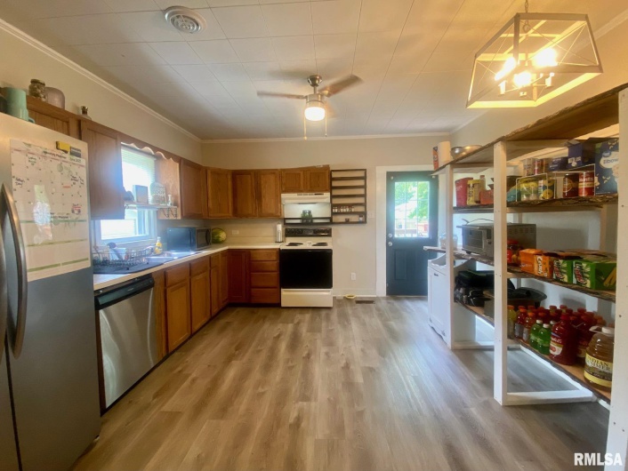 501 18TH Street, Herrin, Illinois 62948, 2 Bedrooms Bedrooms, 0 ,1 BathroomBathrooms,Residential,For Sale,18TH,0,RMAEB458230