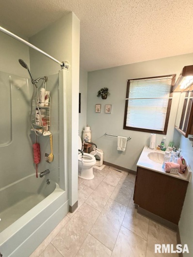 306 MAIN Street, DeSoto, Illinois 62924, 3 Bedrooms Bedrooms, 0 ,1 BathroomBathrooms,Residential,For Sale,MAIN,0,RMAQC4263892