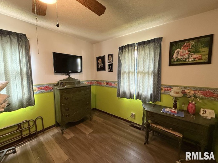 306 MAIN Street, DeSoto, Illinois 62924, 3 Bedrooms Bedrooms, 0 ,1 BathroomBathrooms,Residential,For Sale,MAIN,0,RMAQC4263892