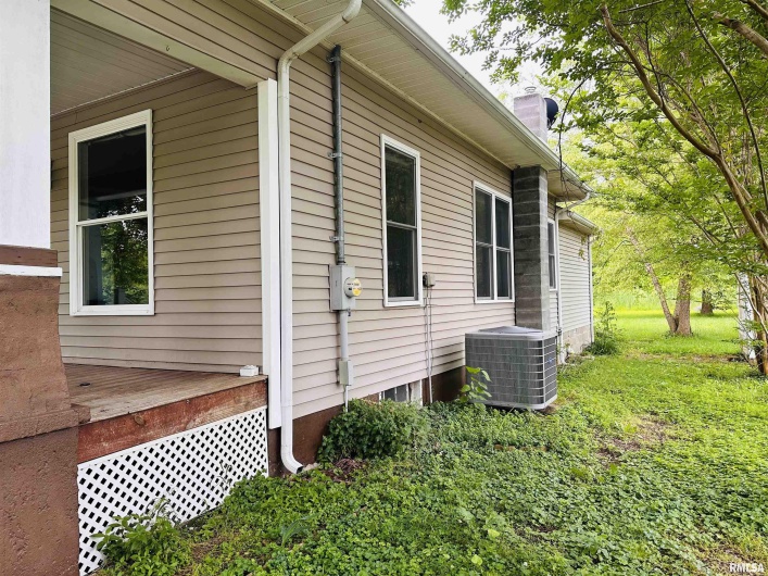 210 FRONT Street, Dongola, Illinois 62926, 2 Bedrooms Bedrooms, 0 ,1 BathroomBathrooms,Residential,For Sale,FRONT,0,RMAQC4263911