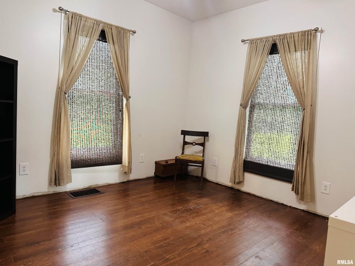 210 FRONT Street, Dongola, Illinois 62926, 2 Bedrooms Bedrooms, 0 ,1 BathroomBathrooms,Residential,For Sale,FRONT,0,RMAQC4263911