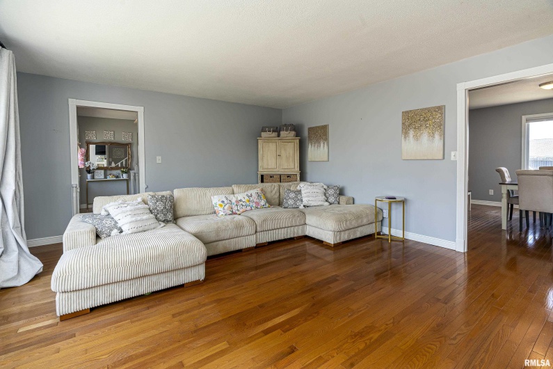 1405 MATTHEW Drive, Marion, Illinois 62959, 4 Bedrooms Bedrooms, 0 ,2 BathroomsBathrooms,Residential,For Sale,MATTHEW,0,RMAEB457321