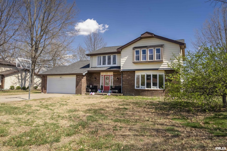 1405 MATTHEW Drive, Marion, Illinois 62959, 4 Bedrooms Bedrooms, 0 ,2 BathroomsBathrooms,Residential,For Sale,MATTHEW,0,RMAEB457321