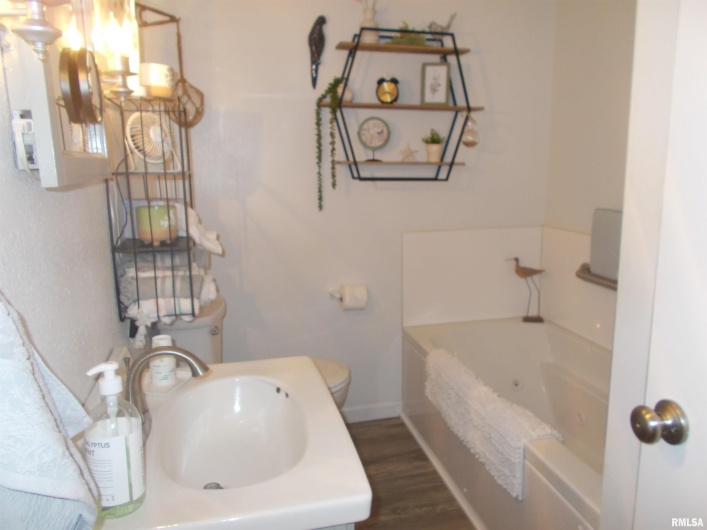 512 GARFIELD Street, Steeleville, Illinois 62288, 3 Bedrooms Bedrooms, 0 ,3 BathroomsBathrooms,Residential,For Sale,GARFIELD,0,RMAEB458104